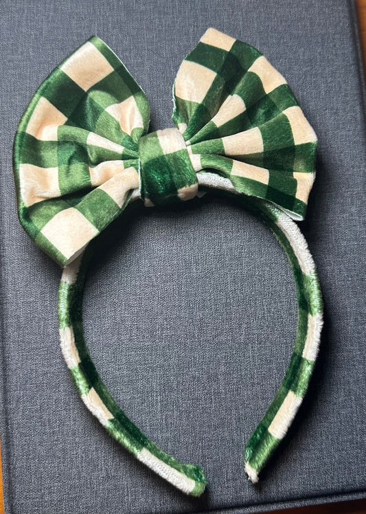 Headband with adjustable bow